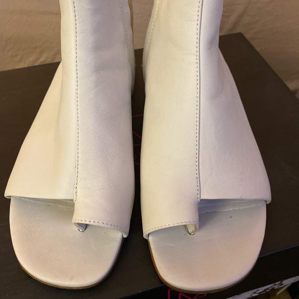 Vince sandals